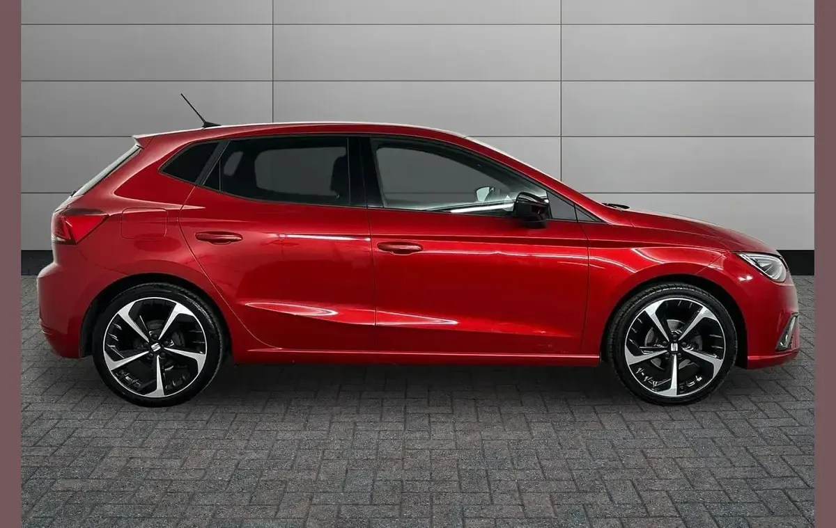 Used Seat Ibiza FR Sport 79 HP (58 kW) 2023 Red Hatchback