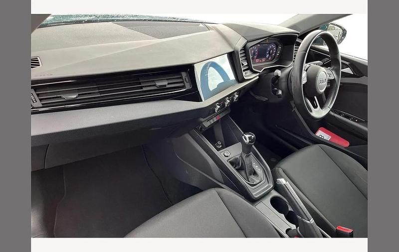 Used Audi A1 Design 95 HP (69 kW) 2021 Green SUV