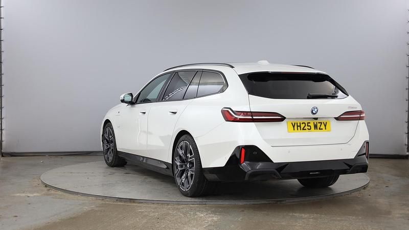 Used BMW 530e M Sport 295 HP (216 kW) 2025 White Estate