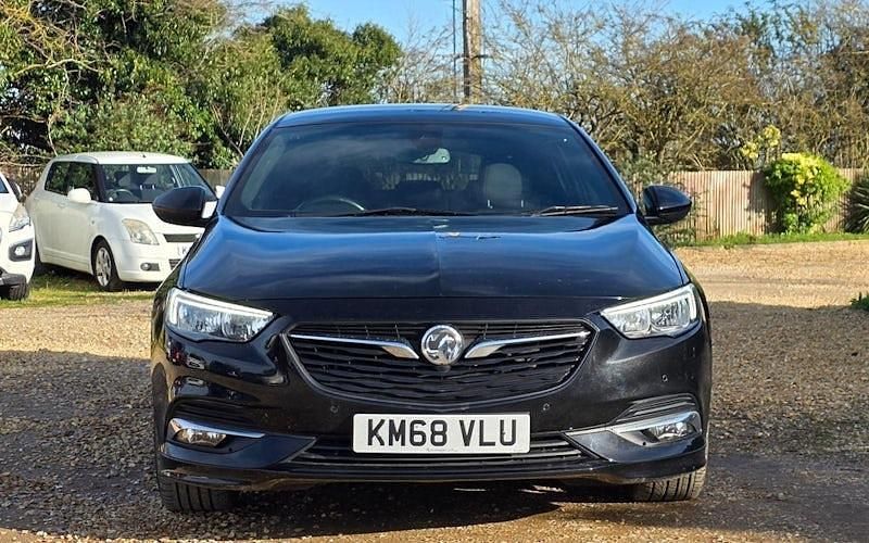 Used Vauxhall Insignia SRi 200 HP (147 kW) 2019 Black Hatchback