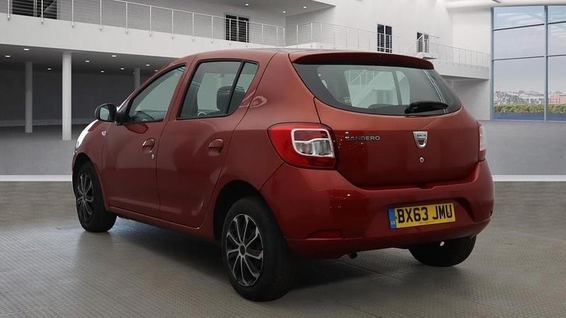 Used Dacia Sandero Lauréate 2013 Red Hatchback