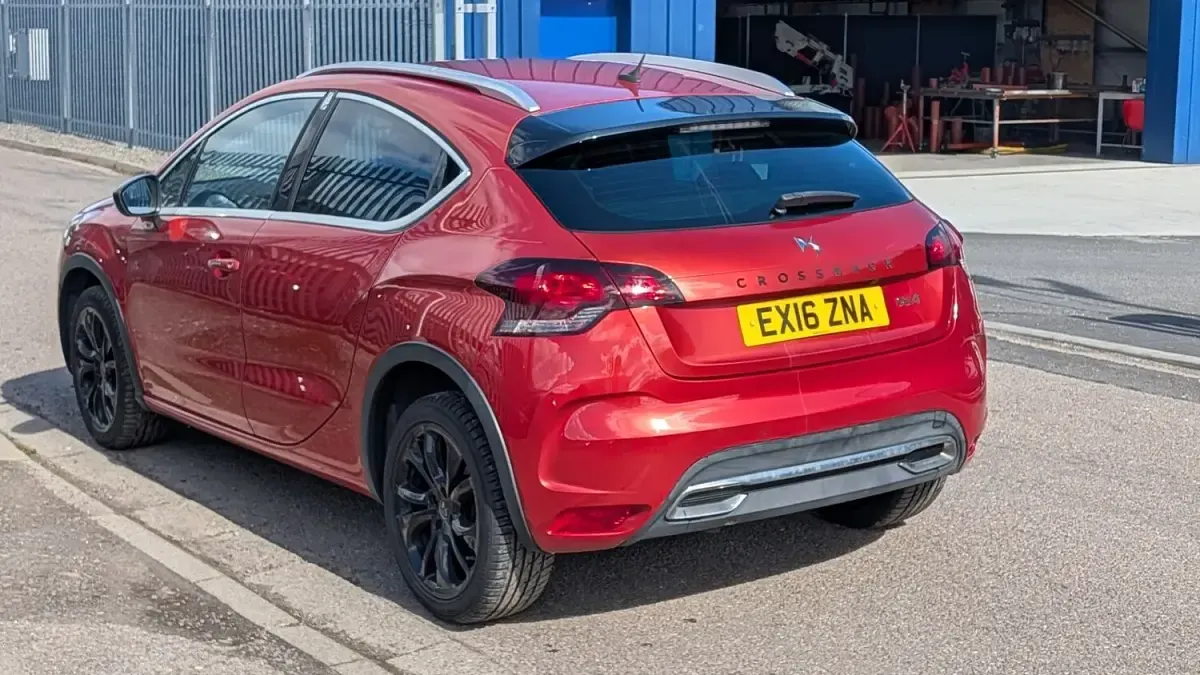 Used DS Automobiles DS4 120 HP (88 kW) 2016 Orange Hatchback