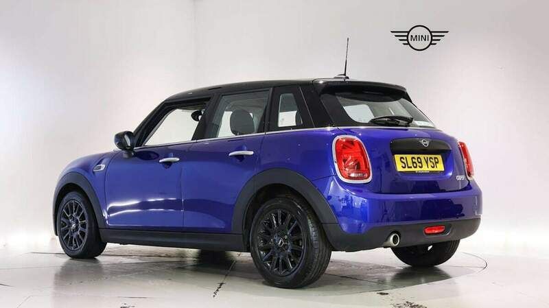 Used Mini Cooper Classic 134 HP (98 kW) 2019 Starlight blue Hatchback