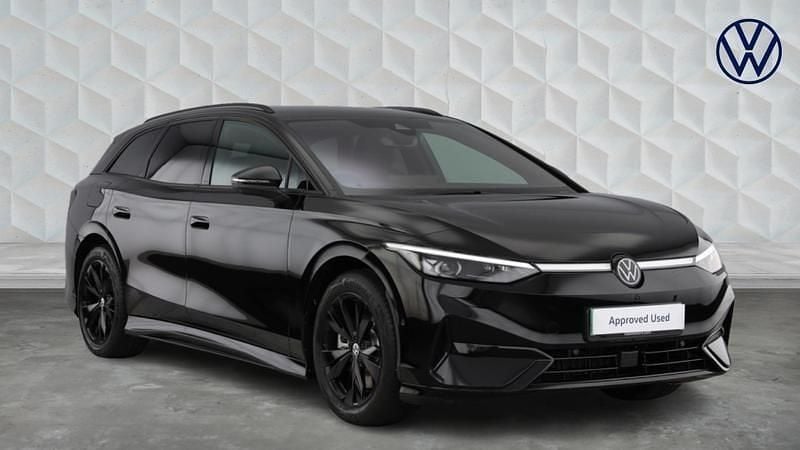 Black Used 2025 VW ID.7 Pro Estate | £41,839 (Fair price) - Image 1/4