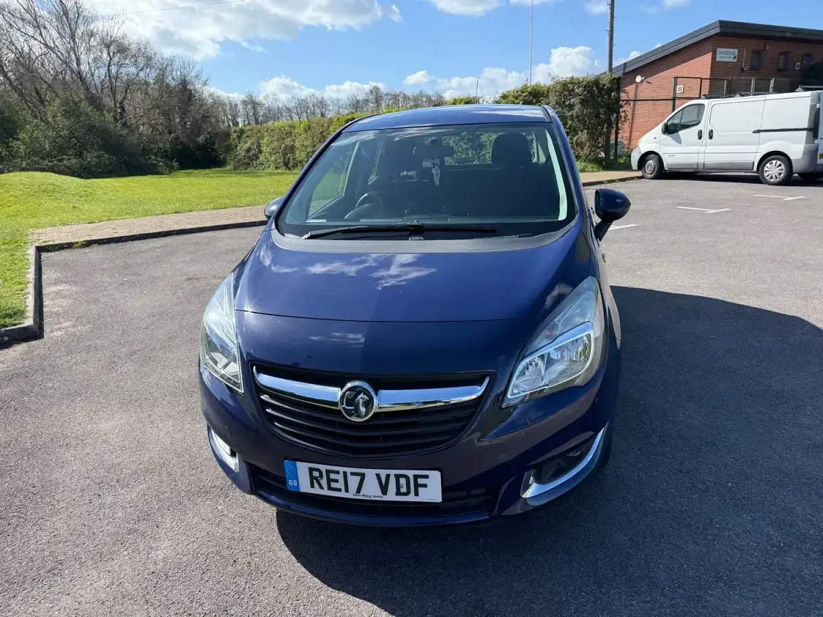 Second-hand Vauxhall Meriva 100 CP (73 kW) 2017 Albastru Monovolum