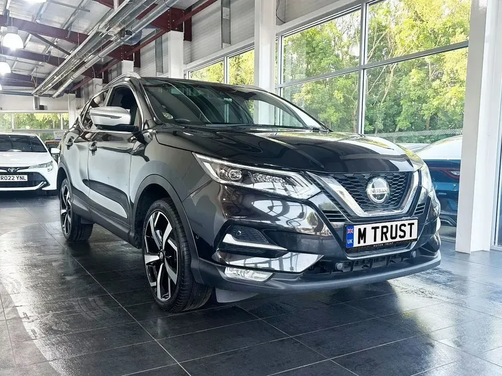 Used Nissan Qashqai S 160 HP (117 kW) 2019 Black SUV