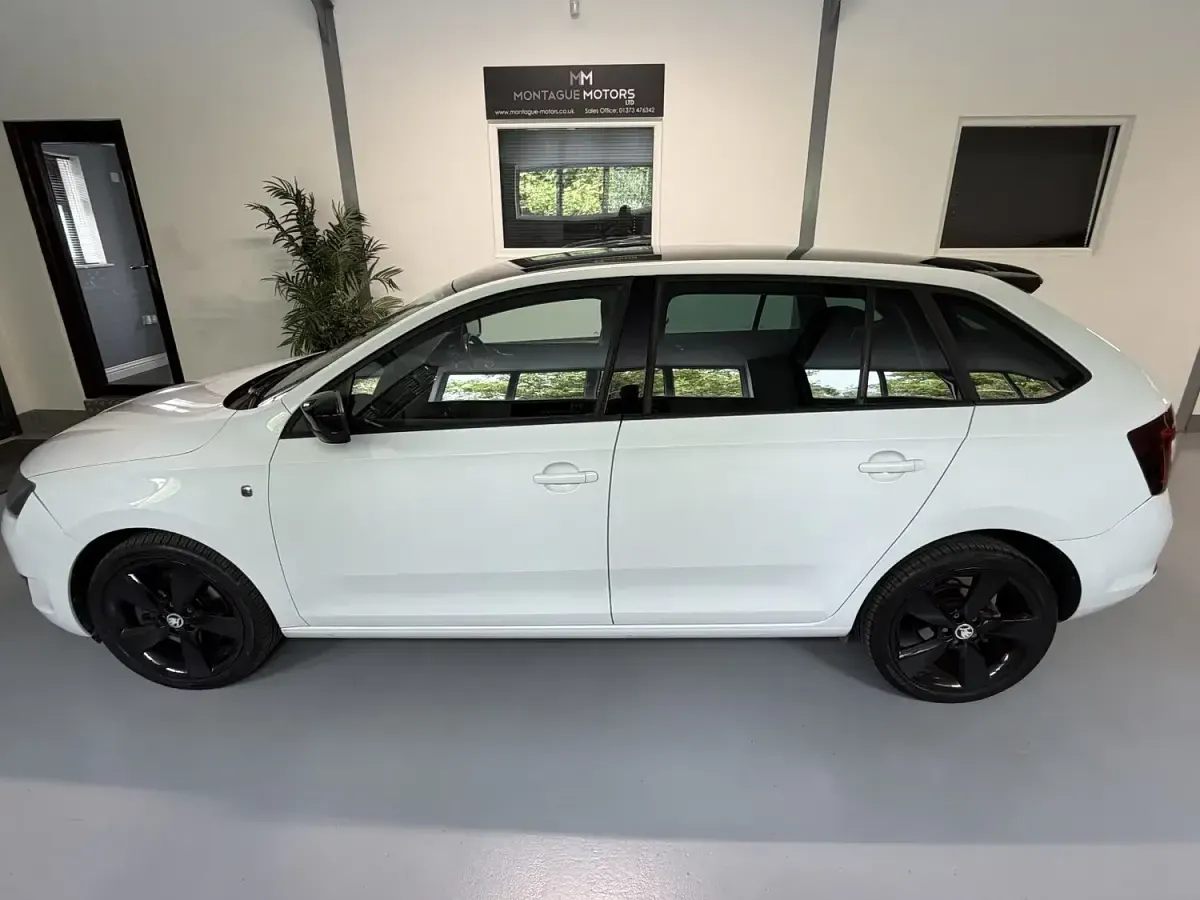 Used Skoda Rapid Sport 2015 White Hatchback
