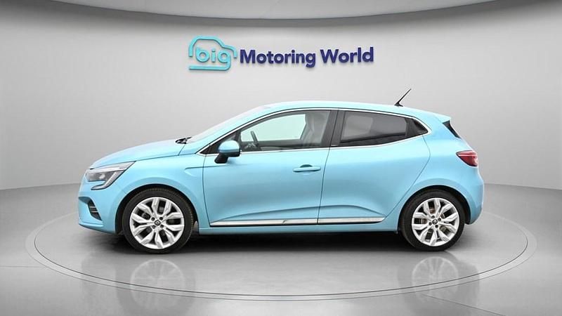 Used Renault Clio V Version S 140 HP (102 kW) 2021 Blue Hatchback