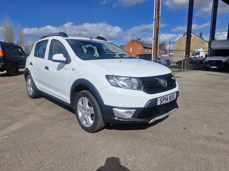 White Used 2014 Dacia Sandero Ambiance Hatchback | £2,295 (Fair price) - Image 1/4