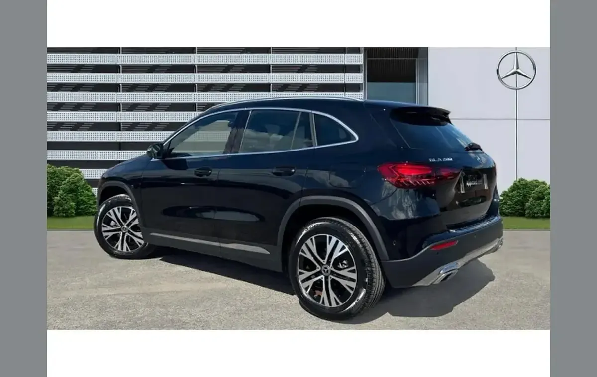Used Mercedes GLA200 Executive 161 HP (118 kW) 2024 Black SUV
