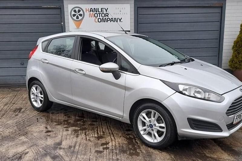 Used Ford Fiesta Zetec 82 HP (60 kW) 2016 Silver Hatchback