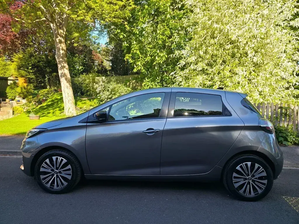 Used Renault Zoe Techno 100 kW (136 HP) 2022 Grey Hatchback