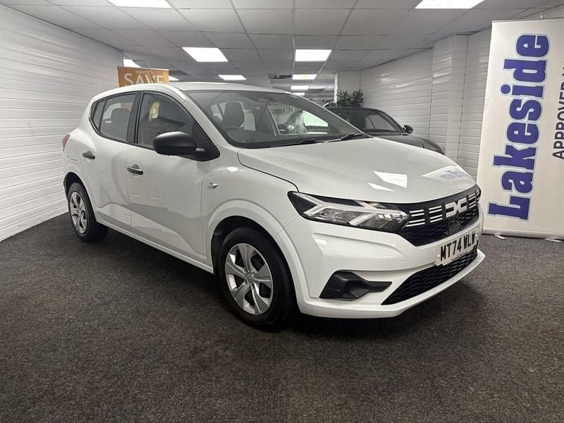 Used Dacia Sandero Essentiel 91 HP (66 kW) 2024 White Hatchback