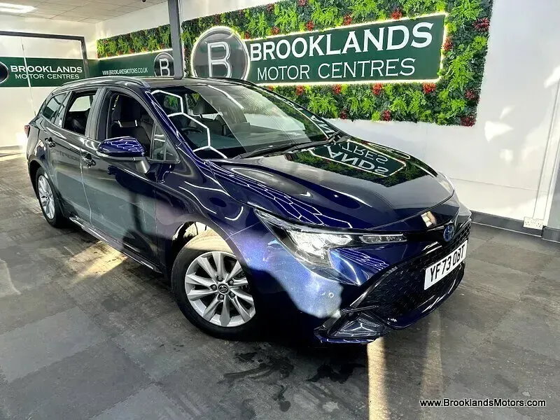 Used Toyota Corolla 140 HP (102 kW) 2023 Blue Estate