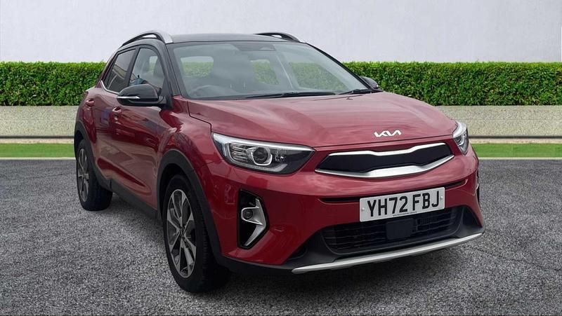 Red Used 2022 Kia Stonic SUV | £14,550 (Fair price) - Image 1/4