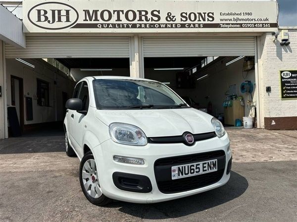 White Used 2015 Fiat Panda Pop Hatchback | £3,495 (Fair price) - Image 1/1