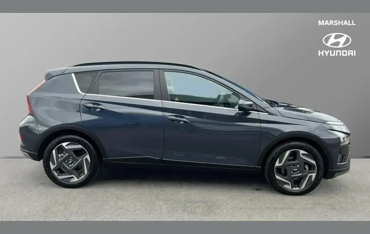Usado Hyundai Bayon Premium 100 HP (73 kW) 2024 Cinzento SUV