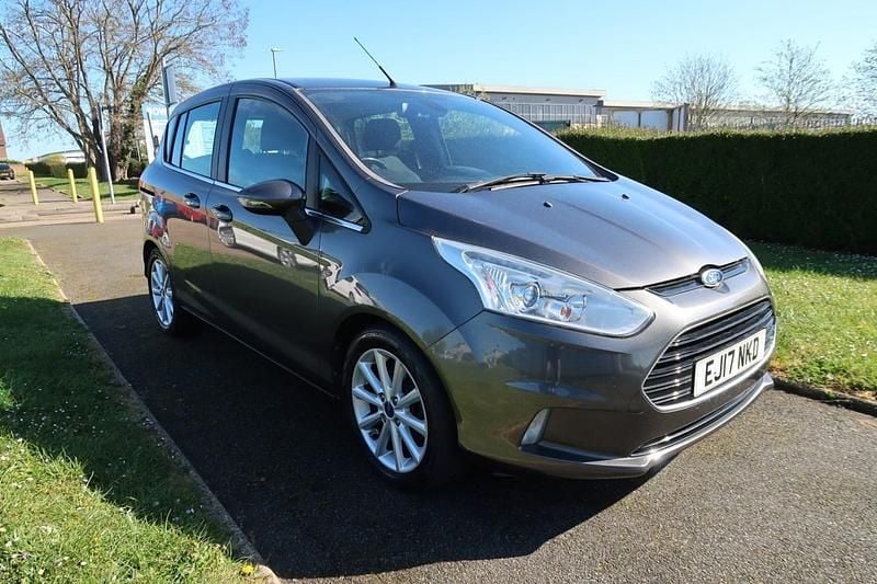 Used Ford B-MAX Titanium 2017 Grey MPV