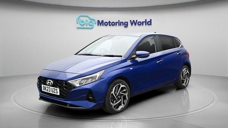 Used Hyundai i20 Premium 100 HP (73 kW) 2023 Blue Hatchback