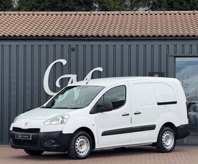 White Used 2014 Peugeot Partner S MPV | £3,690 (Fair price) - Image 1/4