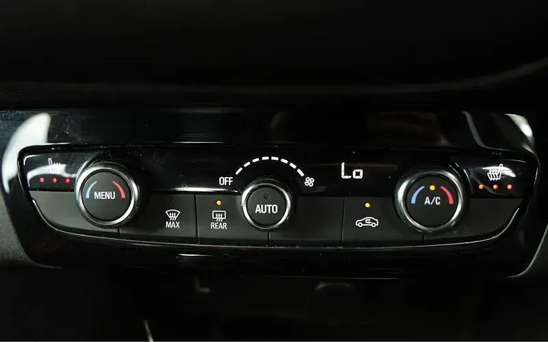 Used Vauxhall Corsa SRi 131 HP (96 kW) 2021 Black Hatchback