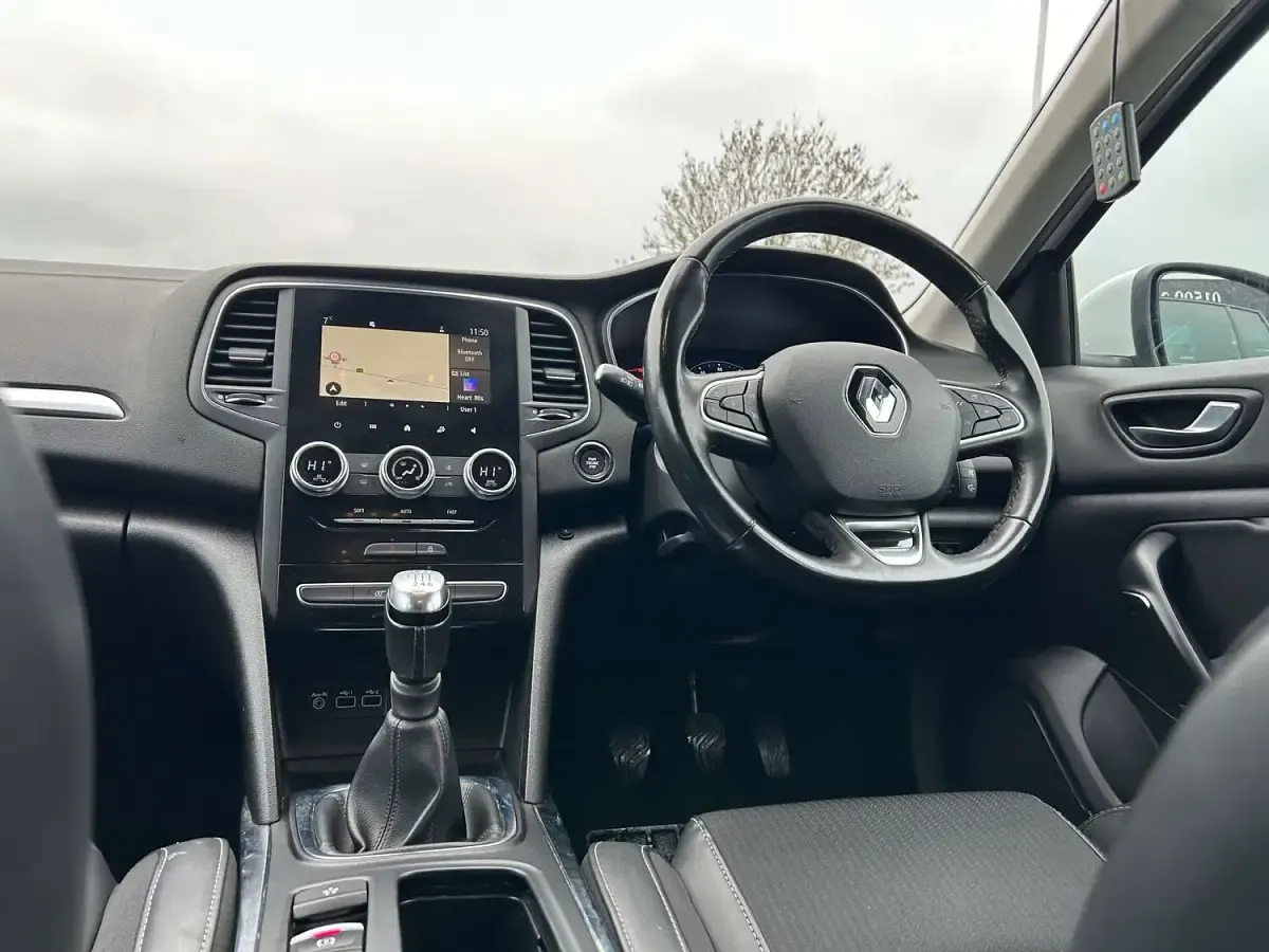 Used Renault Mégane GrandTour Iconic 2021 White Estate