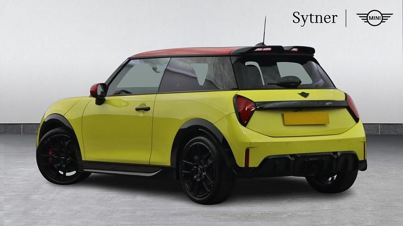 Used Mini John Cooper Works Hatch 228 HP (167 kW) 2024 Yellow Hatchback