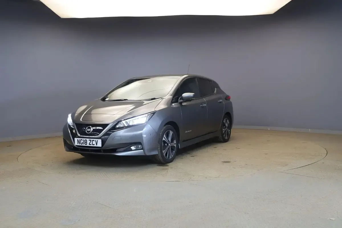 Used Nissan Leaf Tekna 110 kW (150 HP) 2018 Grey Hatchback