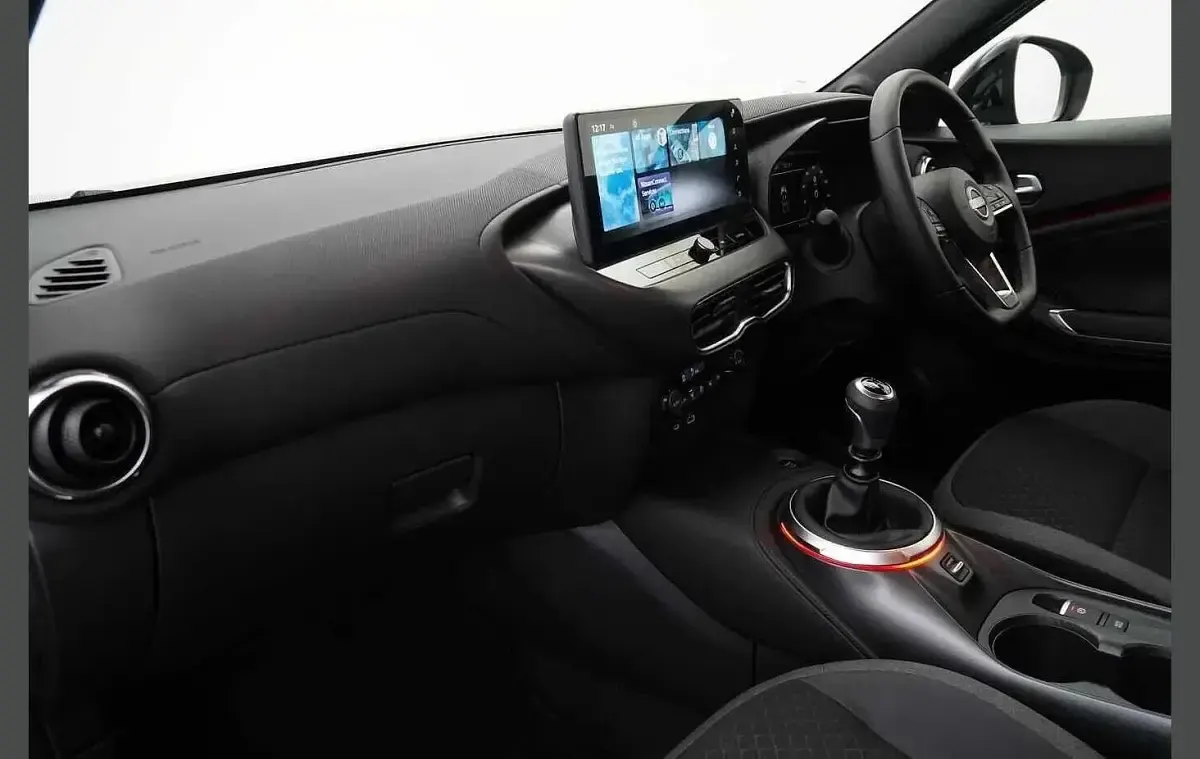 New Nissan Juke N-Connecta 114 HP (83 kW) 2026 Black SUV