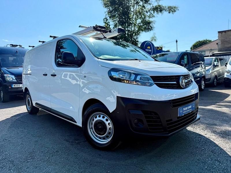 White Used 2020 Vauxhall Vivaro Edition Van | £9,250 (Good price) - Image 1/4