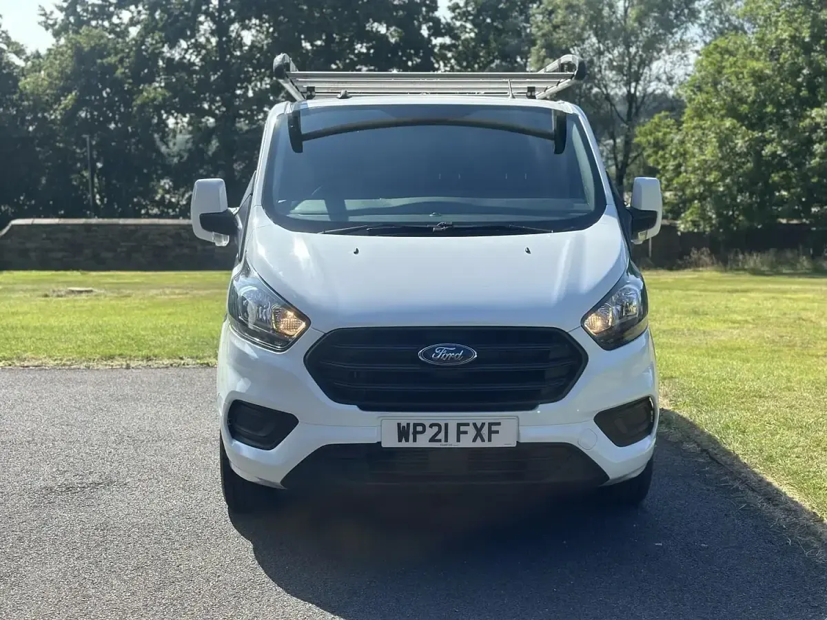Used Ford Transit Custom 105 HP (77 kW) 2021 White Van