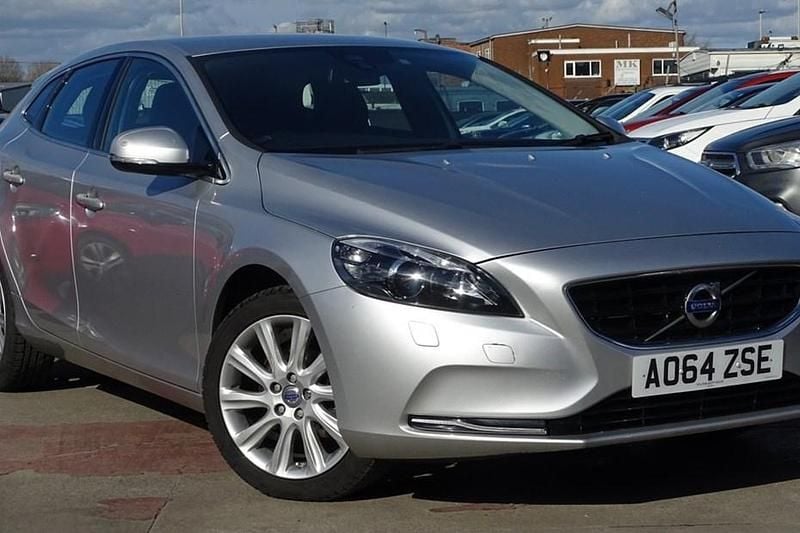 Used Volvo V40 SE Lux 115 HP (84 kW) 2014 Silver Hatchback