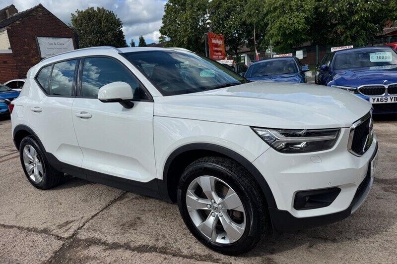 White Used 2019 Volvo XC40 Momentum SUV | £15,490 - Image 1/1