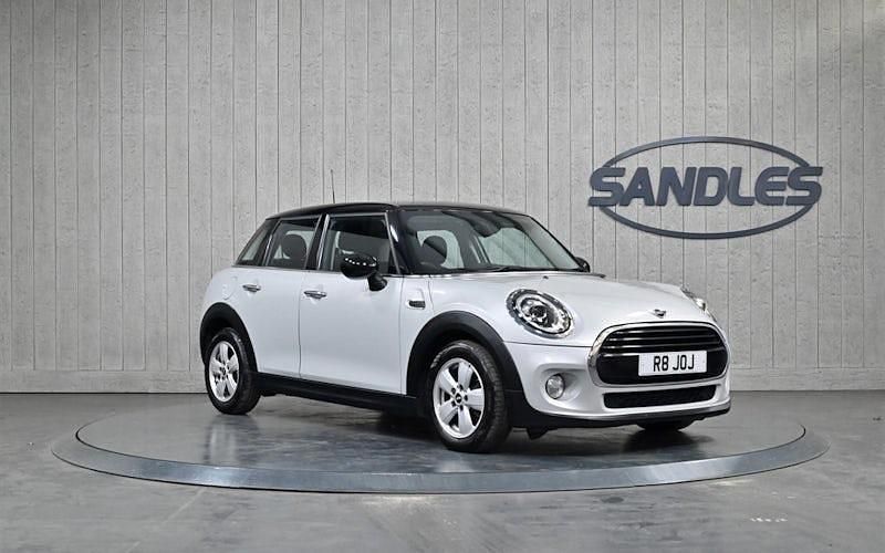 Używany Mini Cooper Classic 136 KM (100 kW) 2019 Hatchback