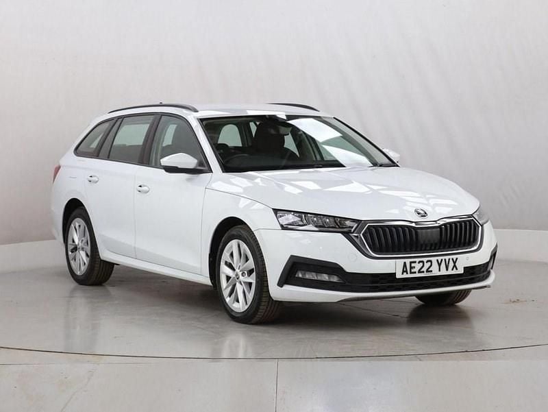 Used Skoda Octavia SE Technology 204 HP (150 kW) 2022 White Estate
