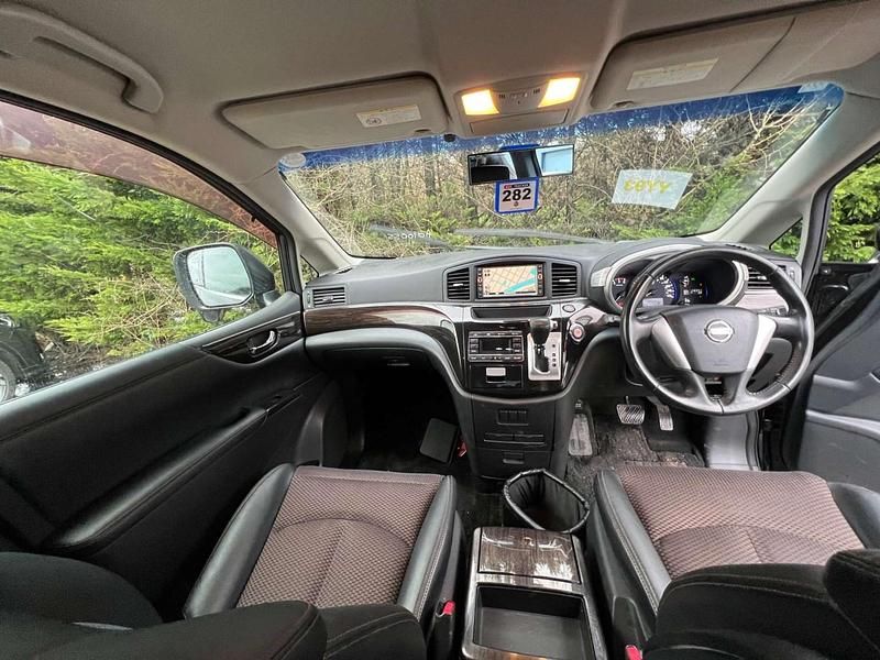 Usado Nissan Elgrand 2011 Negro Monovolumen