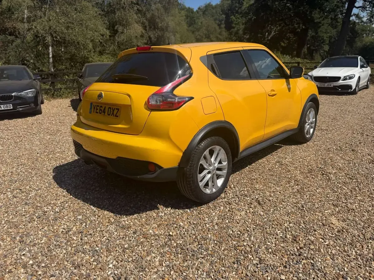 Used Nissan Juke Acenta Premium 115 HP (84 kW) 2014 Yellow SUV