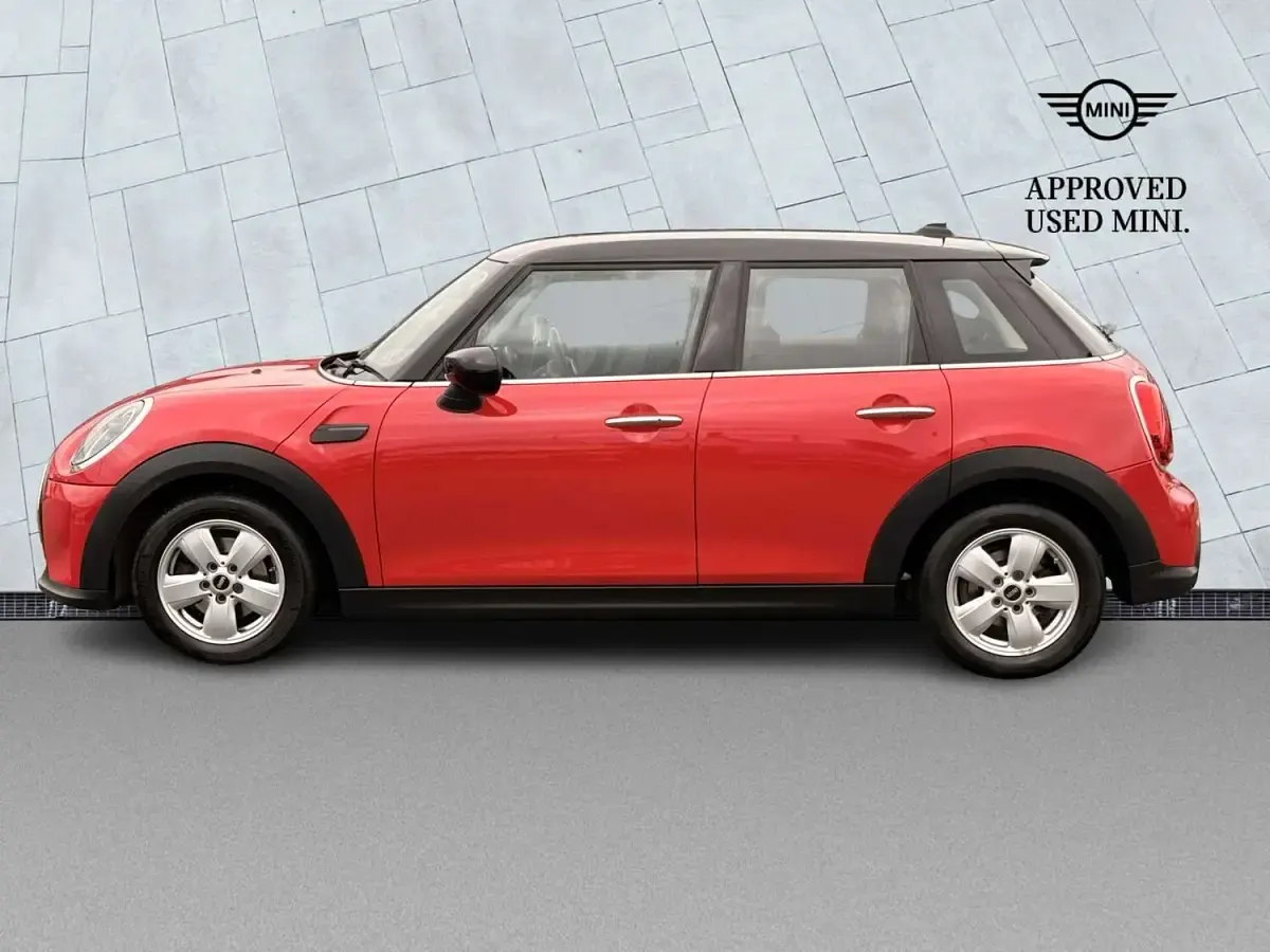 Used Mini Cooper Classic 134 HP (98 kW) 2023 Red Hatchback