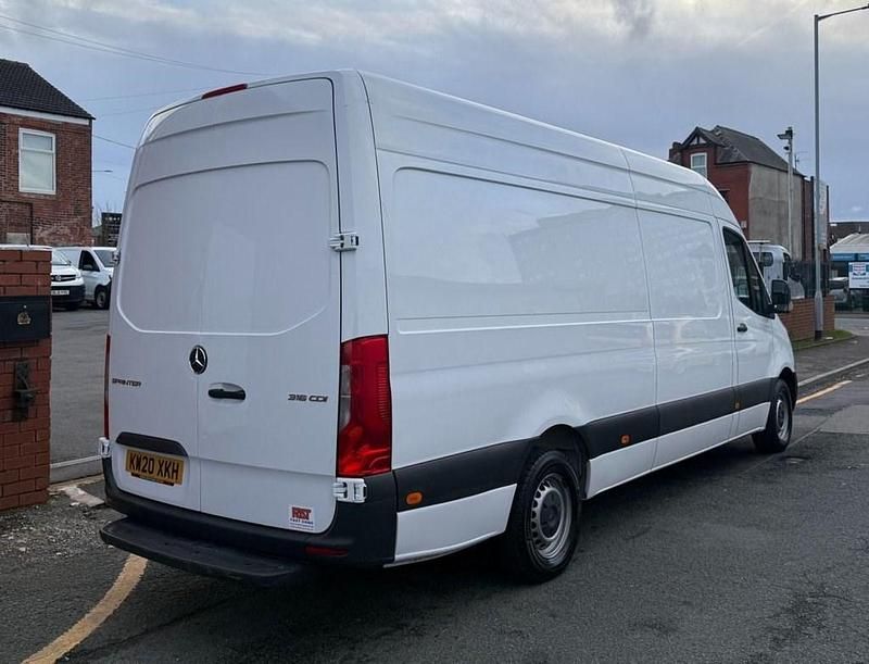 Usado Mercedes Sprinter 160 HP (117 kW) 2020 Branco Van
