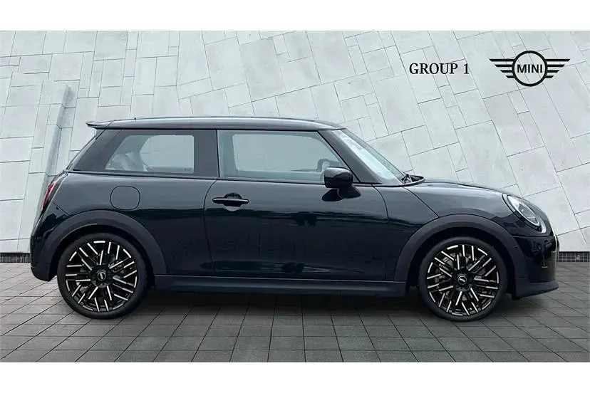 Used Mini Cooper Exclusive 204 HP (150 kW) 2024 Midnight black ii Hatchback