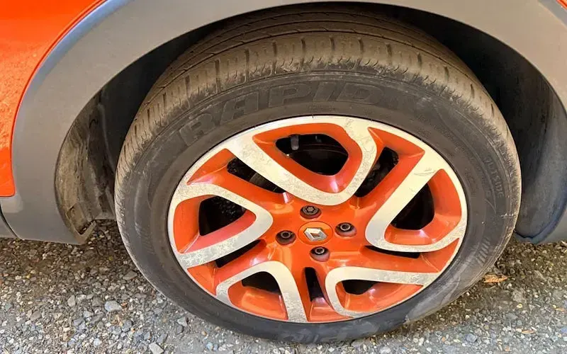 Used Renault Captur Dynamique 90 HP (66 kW) 2015 Orange SUV