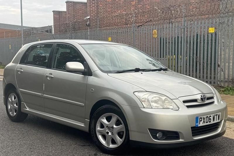 Silver Used 2006 Toyota Corolla Hatchback | £2,100 (Fair price) - Image 1/1