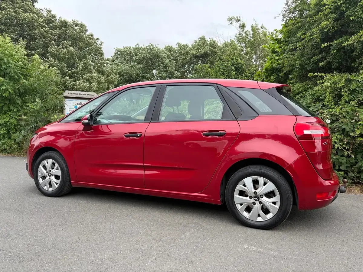 Used Citroën C4 Picasso VTR Sport 90 HP (66 kW) 2015 Red MPV