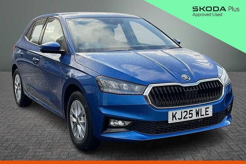 Used Skoda Fabia SE 59 HP (43 kW) 2025 Race blue metallic Hatchback