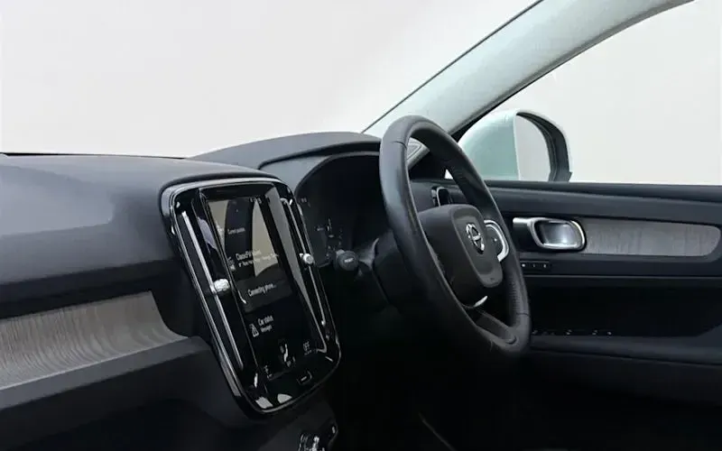 Used Volvo XC40 Inscription 262 HP (192 kW) 2021 White SUV