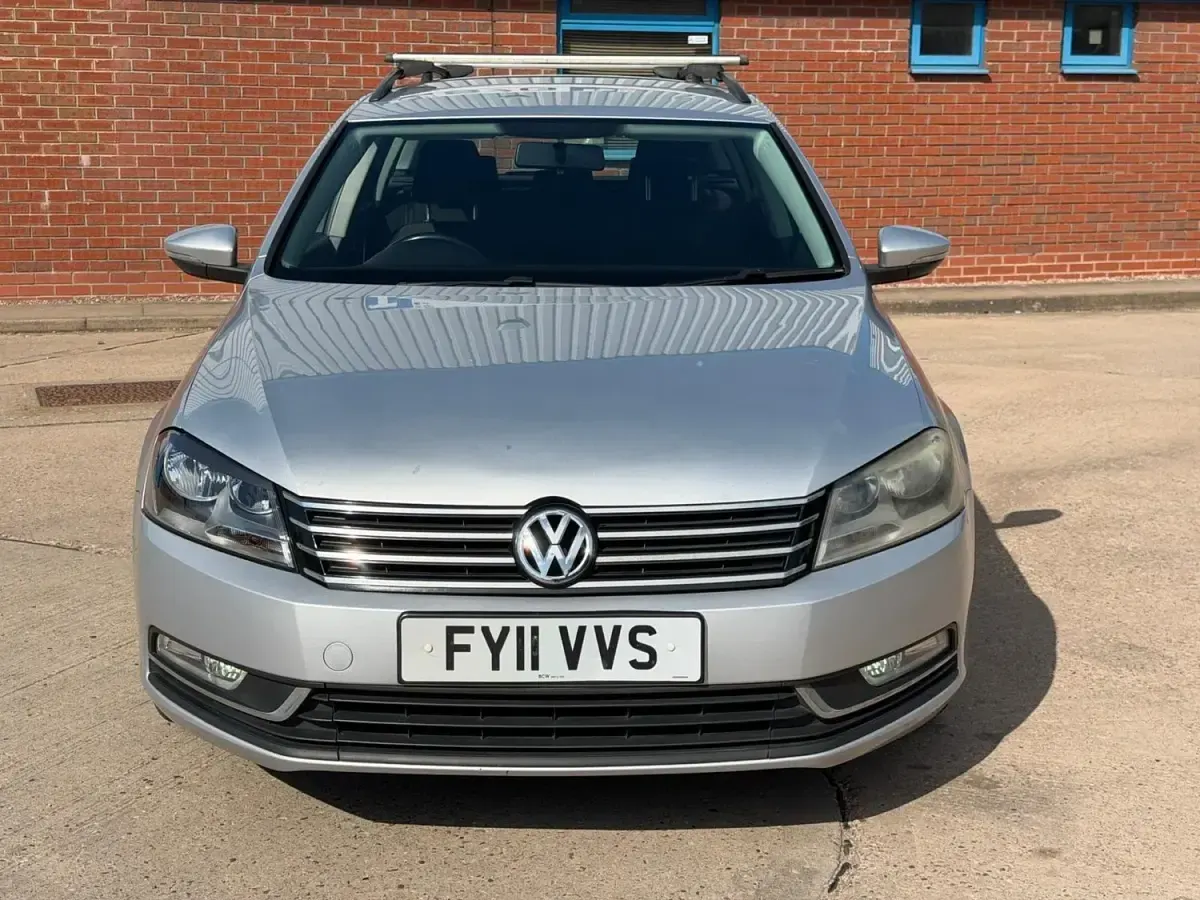 Usado VW Passat S 105 HP (77 kW) 2011 Prateado Carrinha