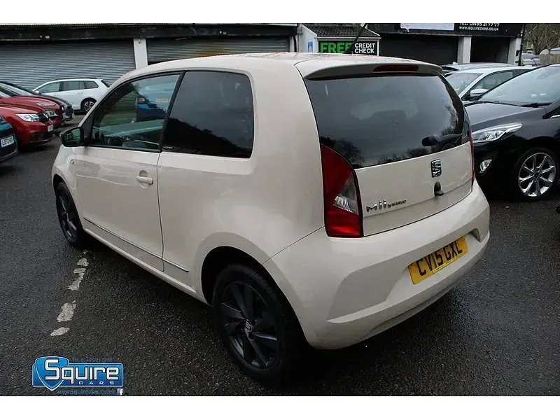 Usado Seat Mii 75 CV (55 kW) 2015 Beige Utilitario