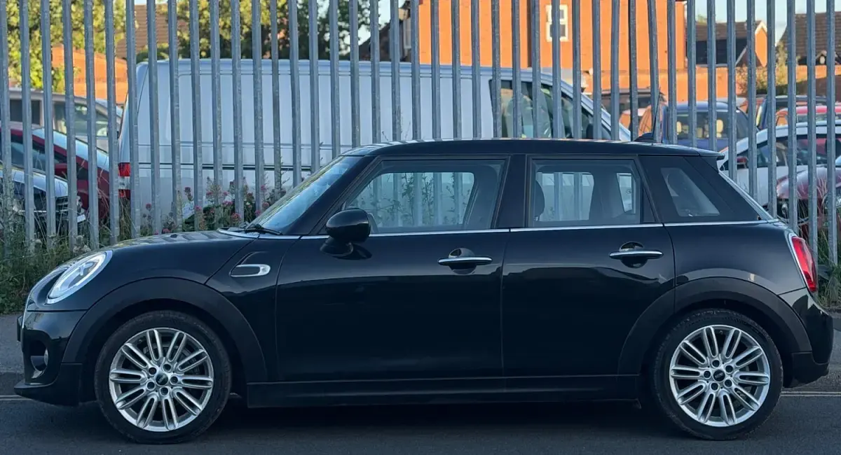 Used Mini Cooper D Hatch 116 HP (85 kW) 2016 Black Hatchback