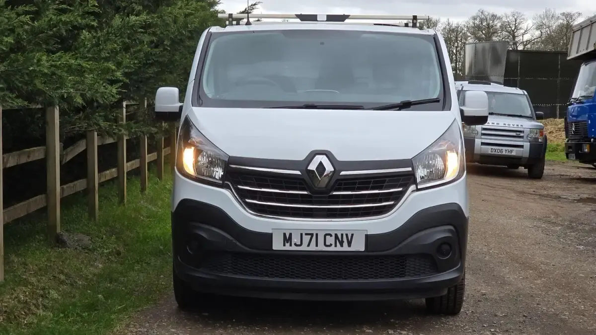 Usado Renault Trafic Business 2021 Blanco Monovolumen