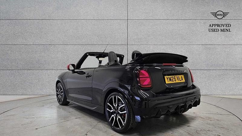 Used Mini John Cooper Works 228 HP (167 kW) 2025 Black Hatchback